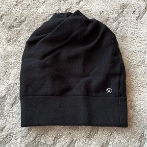Lululemon beanie - new no tags. Black